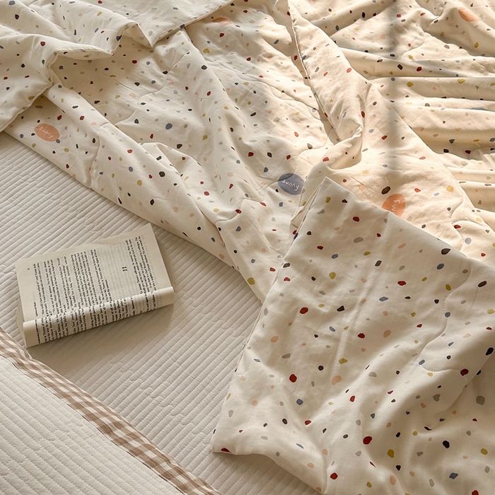 91家纺网 家纺一手货源 找家纺 （总）洋铭区（原狠狠爱） 2024新款双层纱毛巾绣夏被