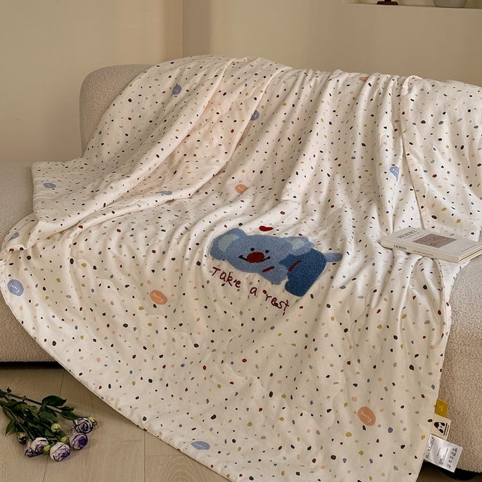 91家纺网 家纺一手货源 找家纺 （总）洋铭区（原狠狠爱） 2024新款双层纱毛巾绣夏被