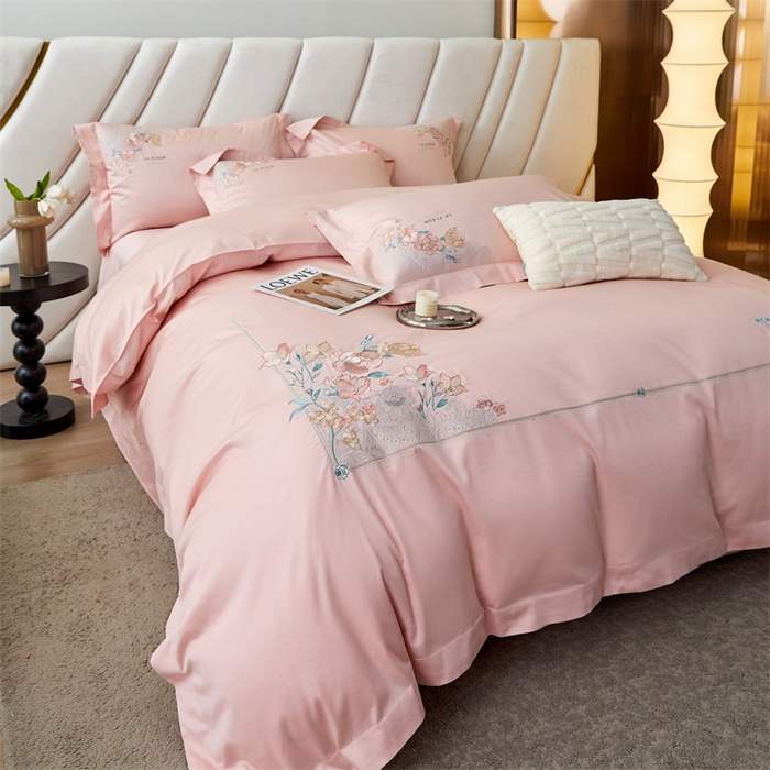 91家纺网 家纺一手货源 找家纺 红番天家居馆 全棉长绒棉刺绣四件套-艾伦系列 艾伦 美男粉