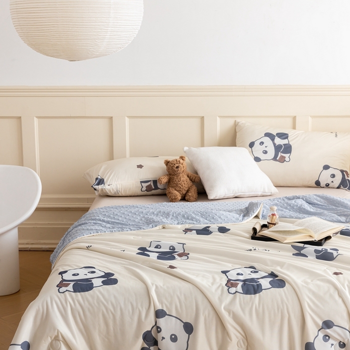 91家纺网 家纺一手货源 找家纺 绒梦里 2024新款有氨印花小凉皮凉感冰豆豆夏被小清新儿童夏凉被空调被熊宝