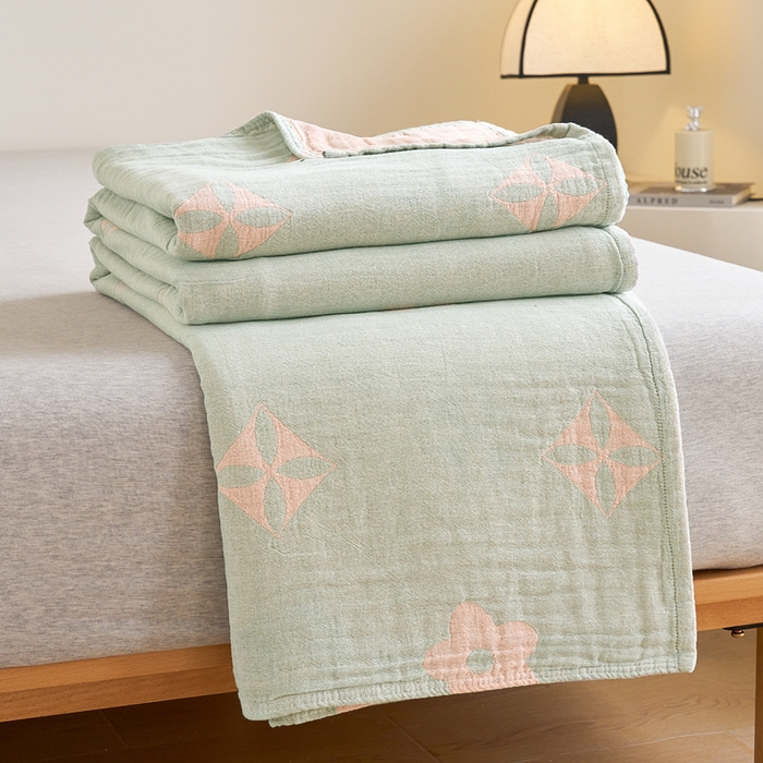 91家纺网 家纺一手货源 找家纺 棠薇家纺 2025新款A类全棉三层纱布毛巾被 三红花浅绿