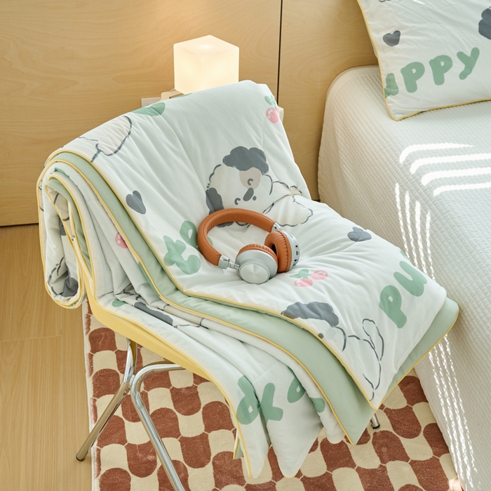 91家纺网 家纺一手货源 找家纺 吾诺家居 2024新款凉感冰柔丝印花夏被 酷狗绿