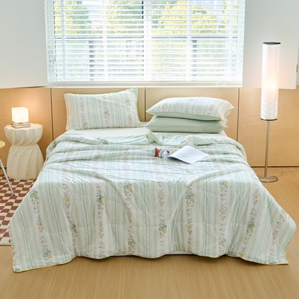 91家纺网 家纺一手货源 找家纺 吾诺家居 2024新款凉感冰柔丝印花夏被 绿意