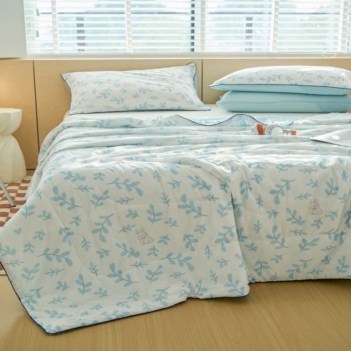 91家纺网 家纺一手货源 找家纺 吾诺家居 2024新款凉感冰柔丝印花夏被 叶子兔