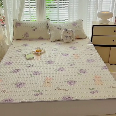 91家纺网 家纺一手货源 找家纺 佳梦达 2025新款0.4厚度印花凉感丝乳胶凉席 玫瑰小兔-紫