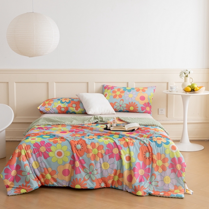 91家纺网 家纺一手货源 找家纺 绒梦里 2024新款有氨印花小凉皮凉感冰豆豆夏被小清新儿童夏凉被空调被七彩花儿