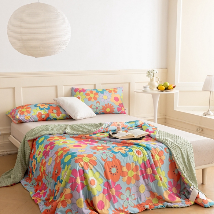 91家纺网 家纺一手货源 找家纺 绒梦里 2024新款有氨印花小凉皮凉感冰豆豆夏被小清新儿童夏凉被空调被七彩花儿