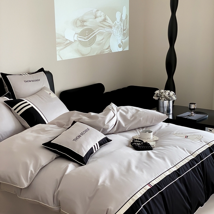 91家纺网 家纺一手货源 找家纺 MIU缪家居-2024新款100支全棉四件套-航海日记 自由号（灰）