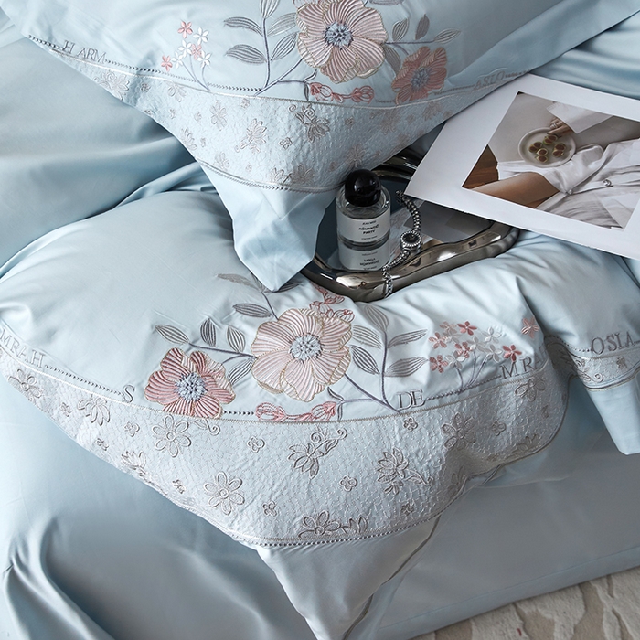 91家纺网 家纺一手货源 找家纺 红番天家居馆 2025新款长绒棉全棉绣花四件套--花间意境系列 西子蓝