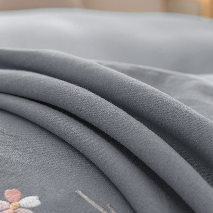 91家纺网 家纺一手货源 找家纺 绒博士 2024新款全棉磨毛暗合四件套-倾城之恋 灰色
