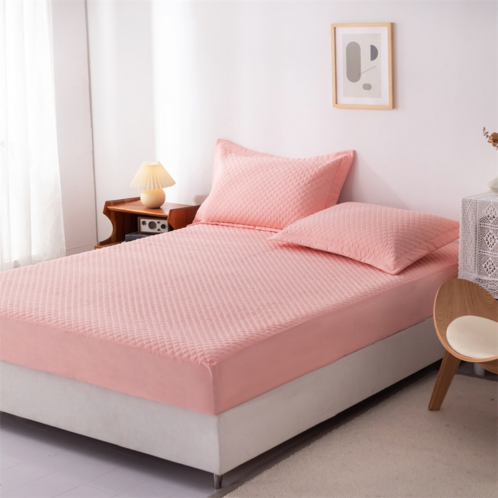 91家纺网 家纺一手货源 找家纺 优乐家纺 2025新款全棉床笠水洗纯棉夹棉绗缝加厚床笠 爱情粉