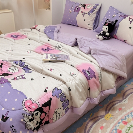 91家纺网 家纺一手货源 找家纺 简宜家居（朝初家纺） 2025新款40支全棉大豆夏被 库洛米紫