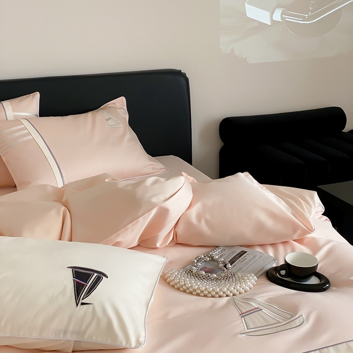 91家纺网 家纺一手货源 找家纺 MIU缪家居-2024新款100支全棉四件套-航海日记 爱神号（粉）