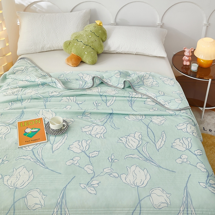 91家纺网 家纺一手货源 找家纺 牛魔王 2025新款冰丝凉感丝夏被 百里香-玉绿