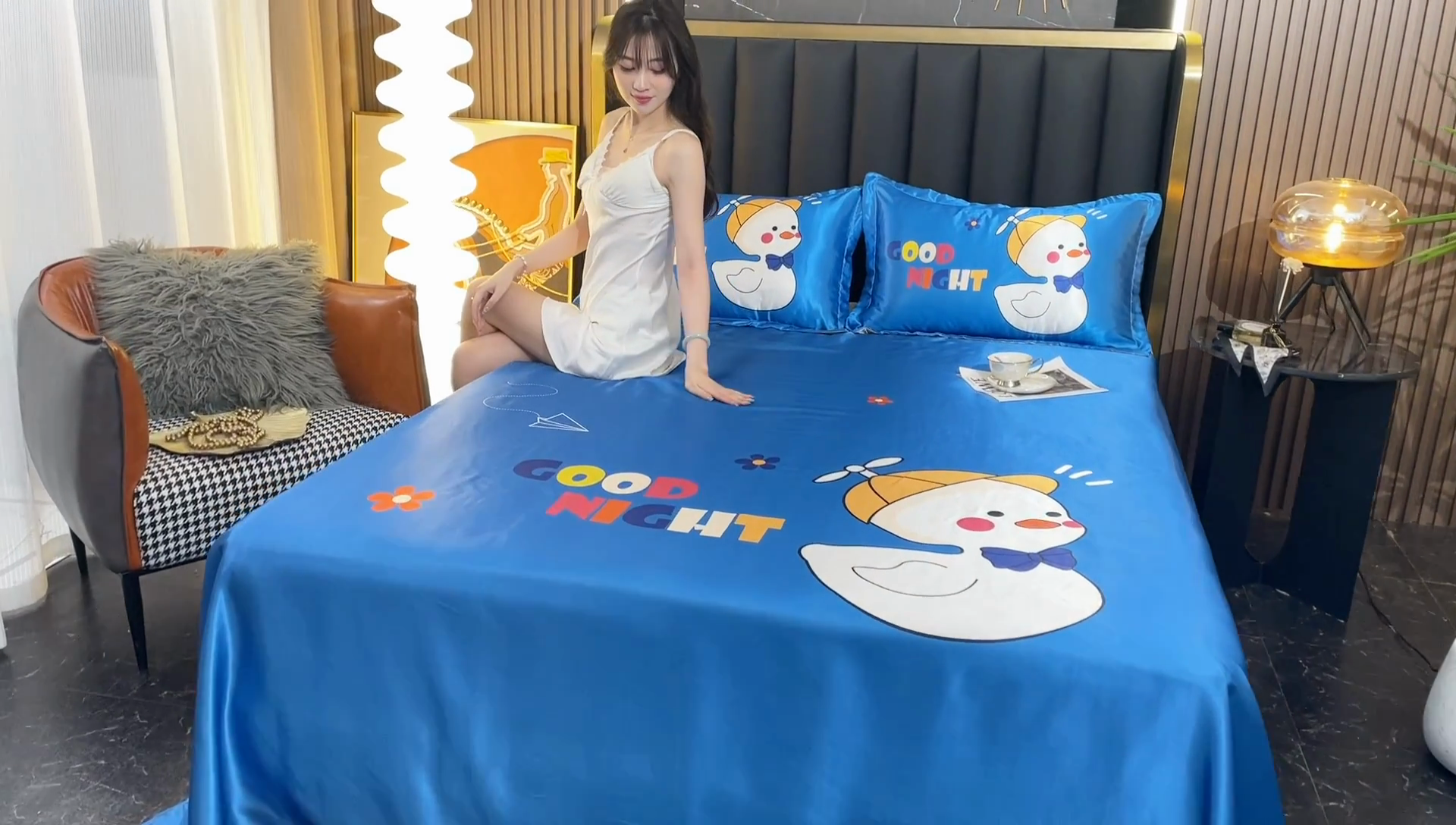 91家纺网 家纺一手货源 找家纺 梦舒羽 2025新款大版可水洗冰丝床单宿舍床垫保护罩三件套 呆萌鸭