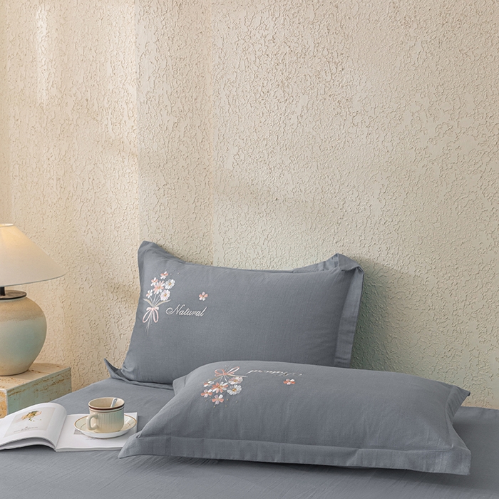 91家纺网 家纺一手货源 找家纺 绒博士 2024新款全棉磨毛暗合四件套-倾城之恋 灰色