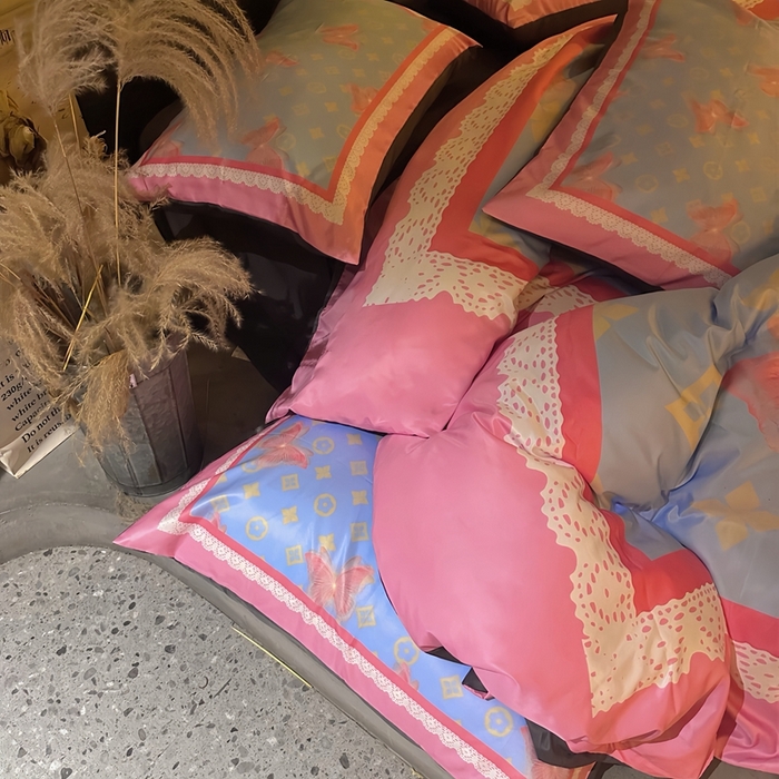 91家纺网 家纺一手货源 找家纺 丽斐纺织 2024新款双面进口冰丝数码印花四件套水洗真丝四件套 冰丝彩蝶