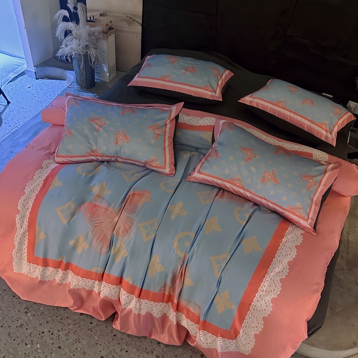 91家纺网 家纺一手货源 找家纺 丽斐纺织 2024新款双面进口冰丝数码印花四件套水洗真丝四件套 冰丝彩蝶