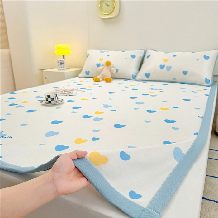 91家纺网 家纺一手货源 找家纺 喜居 2024新款碳光冰丝席冰丝凉席印花冰丝席三件套软凉席子 蓝色爱心