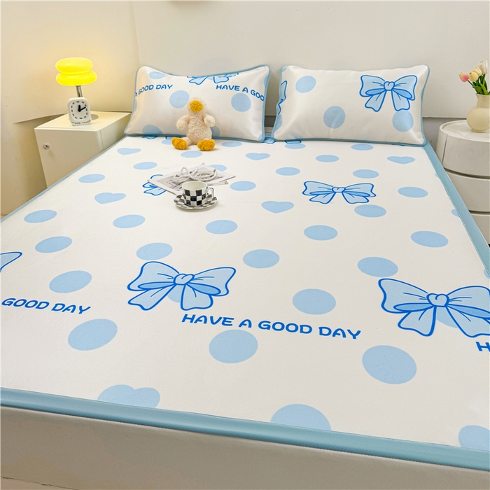 91家纺网 家纺一手货源 找家纺 喜居 2024新款碳光冰丝席冰丝凉席印花冰丝席三件套软凉席子 蓝色心情