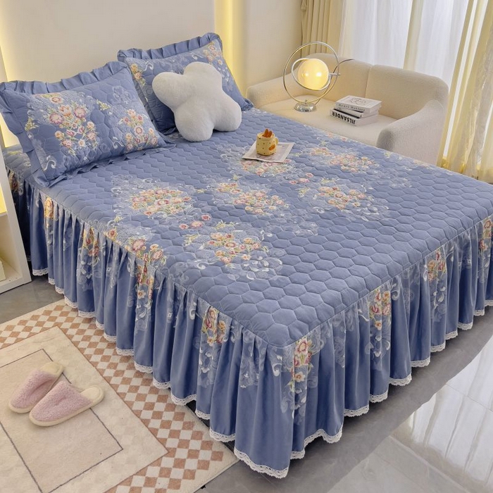 91家纺网 家纺一手货源 找家纺 情煊家纺 2024新款全棉亲肤夹棉纯色印花床裙单品系列-单床裙 锦绣花期-蓝