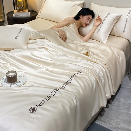 91家纺网 家纺一手货源 找家纺 （总）小久久（小九九） 2024新款水洗真丝刺绣双拼夏被四件套-山茶花