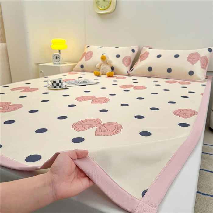 91家纺网 家纺一手货源 找家纺 喜居 2024新款碳光冰丝席冰丝凉席印花冰丝席三件套软凉席子 粉色心情