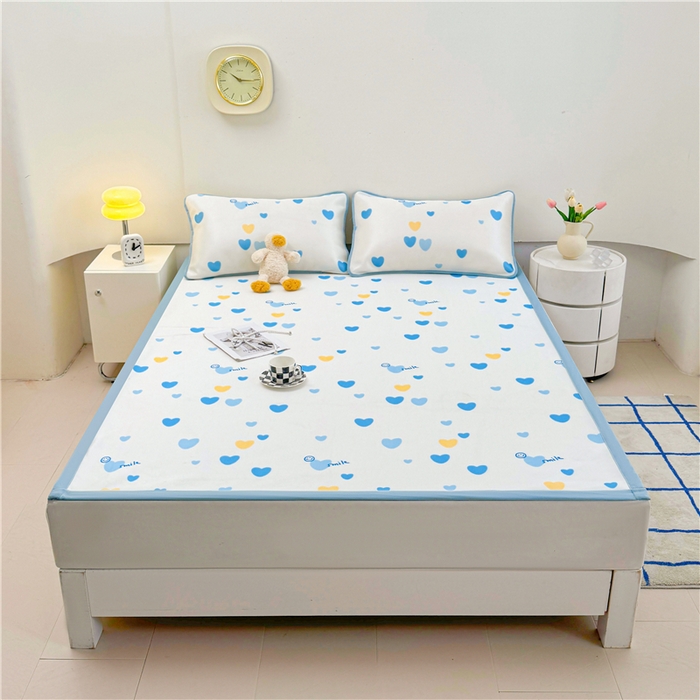 91家纺网 家纺一手货源 找家纺 喜居 2024新款碳光冰丝席冰丝凉席印花冰丝席三件套软凉席子 蓝色爱心