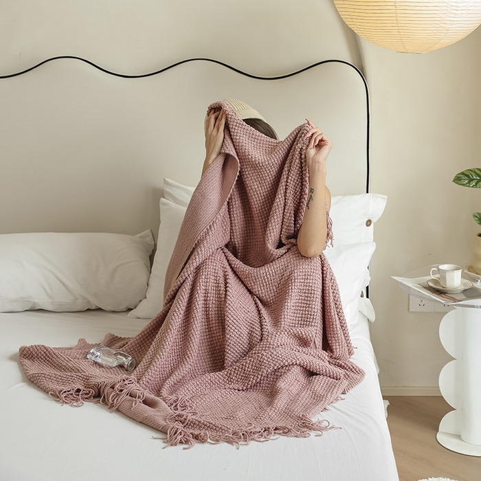 91家纺网 家纺一手货源 找家纺 朴尔家纺-毛巾被 2024年新款波波风流苏柔糯毯床尾毯沙发巾-朴尔毛巾被 波波流苏柔糯毯-豆粉