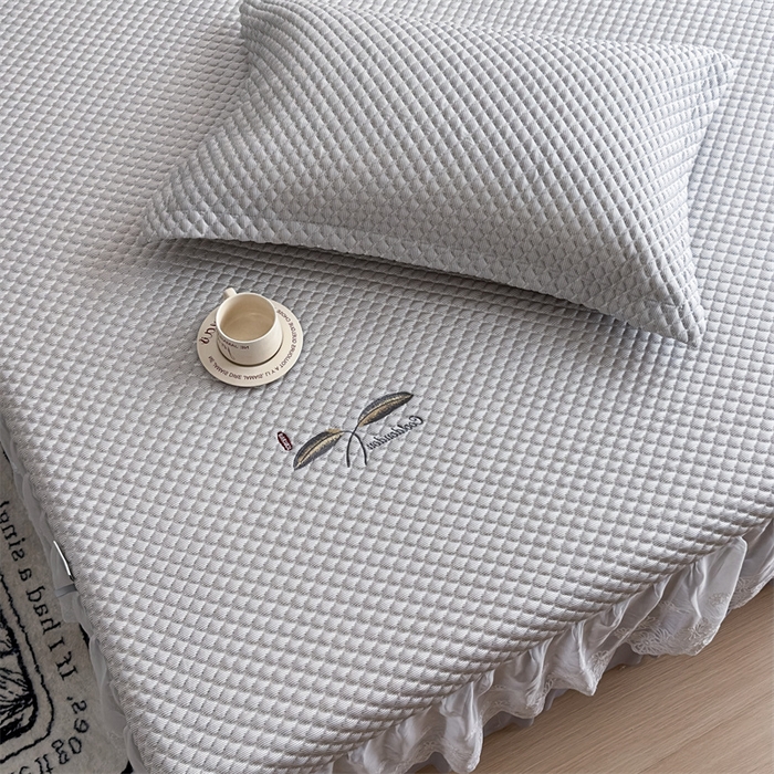 91家纺网 家纺一手货源 找家纺 （总）凉百百 2024新款凉豆豆大方豆床裙凉席冰丝凉席可水洗机洗源头厂家直发