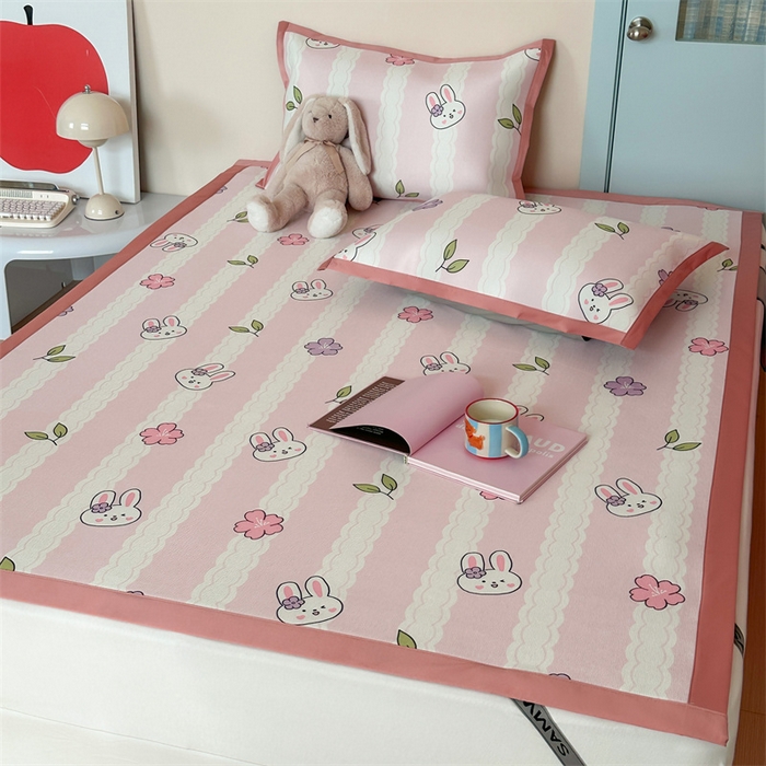 91家纺网 家纺一手货源 找家纺 三味舒屋 2025新款抗菌防螨900D养生细冰藤凉席-床席款 粉小兔