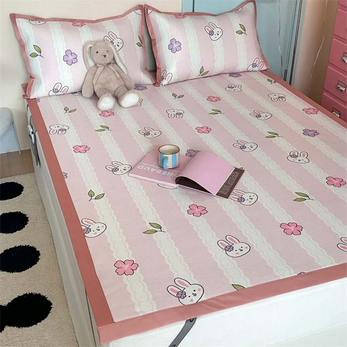 91家纺网 家纺一手货源 找家纺 三味舒屋 2025新款抗菌防螨900D养生细冰藤凉席-床席款 粉小兔