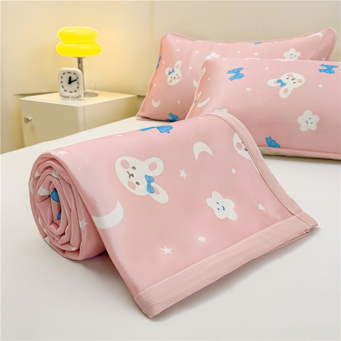 91家纺网 家纺一手货源 找家纺 喜居 2024新款碳光冰丝席冰丝凉席印花冰丝席三件套软凉席子 可爱兔