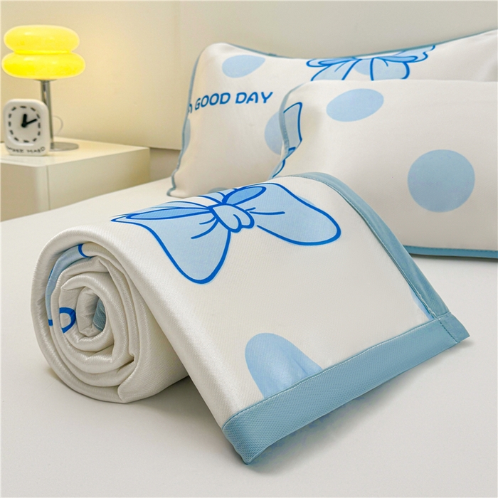 91家纺网 家纺一手货源 找家纺 喜居 2024新款碳光冰丝席冰丝凉席印花冰丝席三件套软凉席子 蓝色心情