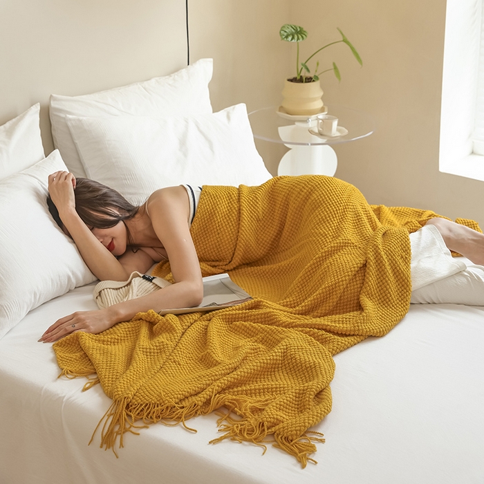 91家纺网 家纺一手货源 找家纺 朴尔家纺-毛巾被 2024年新款波波风流苏柔糯毯床尾毯沙发巾-朴尔毛巾被 波波流苏柔糯毯-姜黄