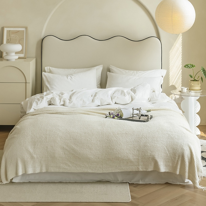 91家纺网 家纺一手货源 找家纺 朴尔家纺-毛巾被 2024年新款波波风流苏柔糯毯床尾毯沙发巾-朴尔毛巾被 波波流苏柔糯毯-奶白