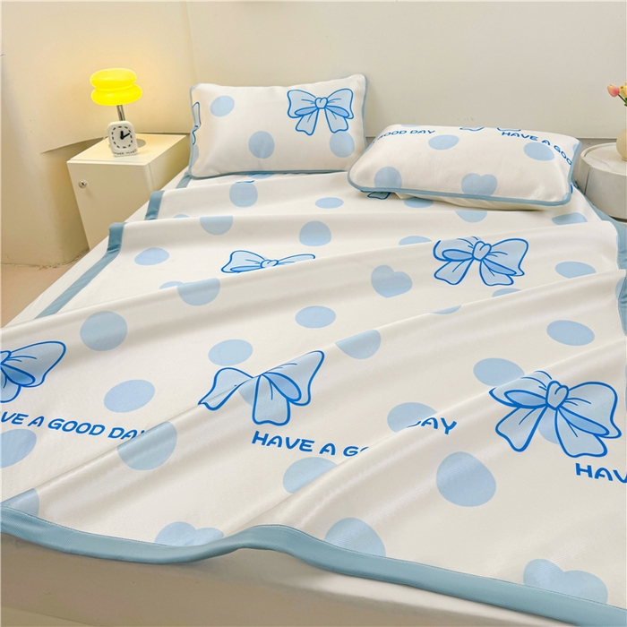 91家纺网 家纺一手货源 找家纺 喜居 2024新款碳光冰丝席冰丝凉席印花冰丝席三件套软凉席子 蓝色心情