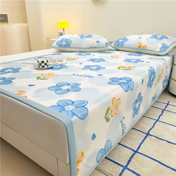 91家纺网 家纺一手货源 找家纺 喜居 2024新款碳光冰丝席冰丝凉席印花冰丝席三件套软凉席子 蓝色花海