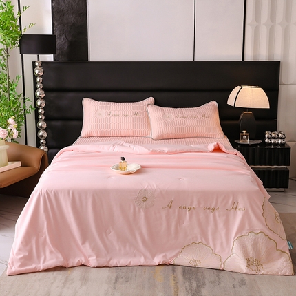 91家纺网 家纺一手货源 找家纺 你好美丽 2025新款凉感丝绣花0.6乳胶凉席夏被四件套-盛世年华 粉玉