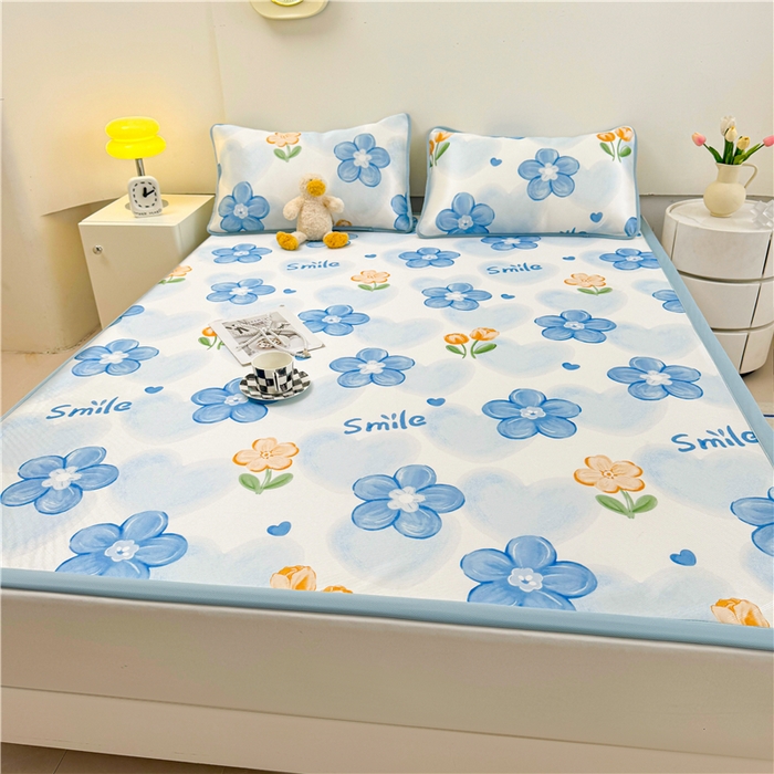 91家纺网 家纺一手货源 找家纺 喜居 2024新款碳光冰丝席冰丝凉席印花冰丝席三件套软凉席子 蓝色花海