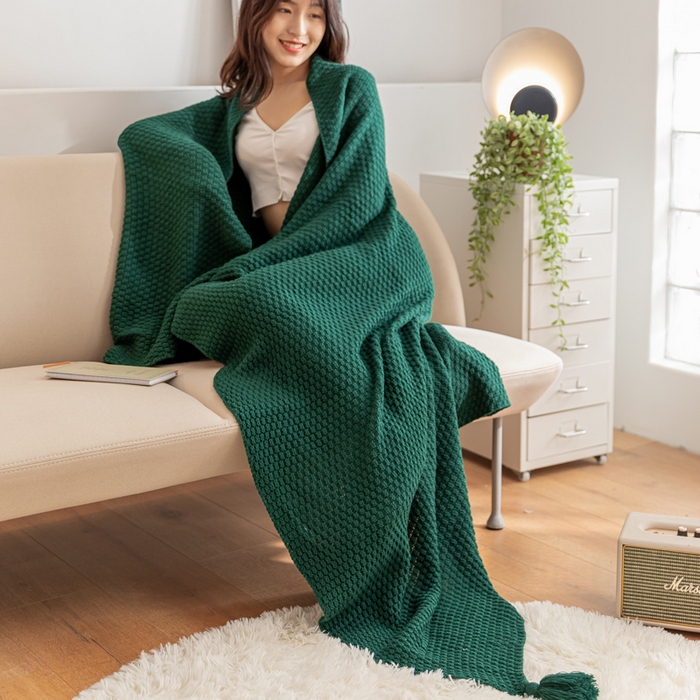 91家纺网 家纺一手货源 找家纺 朴尔家纺-毛巾被 2024新款北欧纳维亚系列日光流苏针织毯 墨绿色