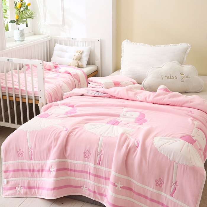 91家纺网 家纺一手货源 找家纺 朴尔家纺-毛巾被 2024新款全棉十层纱布加厚儿童盖被毛巾被-朴尔 爱跳舞的姑娘粉