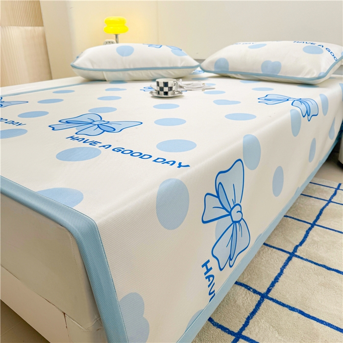 91家纺网 家纺一手货源 找家纺 喜居 2024新款碳光冰丝席冰丝凉席印花冰丝席三件套软凉席子 蓝色心情