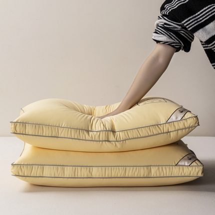 91家纺网 家纺一手货源 找家纺 （总）麦肯锡 2024新款纤丝奢享慢回弹羽丝绒立体枕