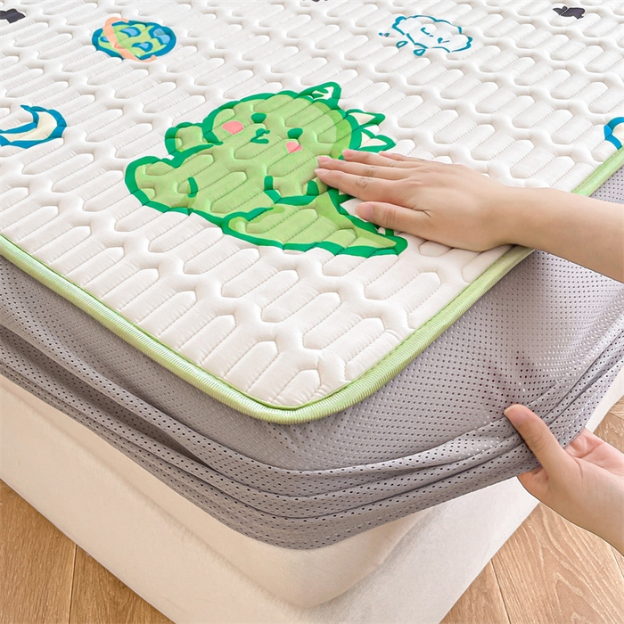 91家纺网 家纺一手货源 找家纺 布卢姆床垫 2025新款5mmA类乳胶凉席床笠套件夏被组合 可爱恐龙