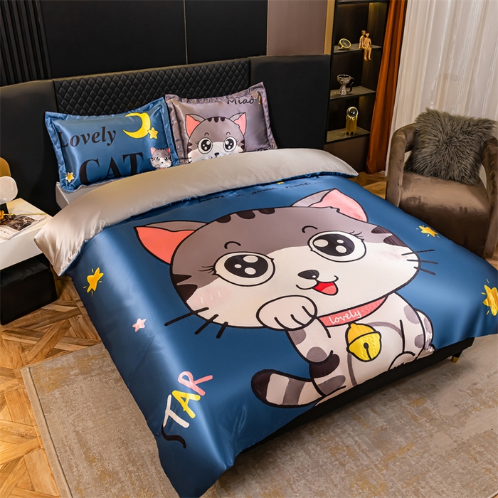 91家纺网 家纺一手货源 找家纺 梦舒羽 2025新款可水洗大版冰丝床单卡通床笠四件套 招财小猫-大版冰丝被套