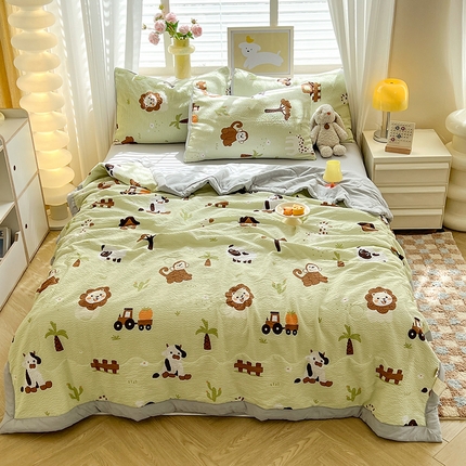 91家纺网 家纺一手货源 找家纺 妖妖家纺 2024新款有氧水洗泡泡棉印花四套泡芙棉夏被四件套 动物园记