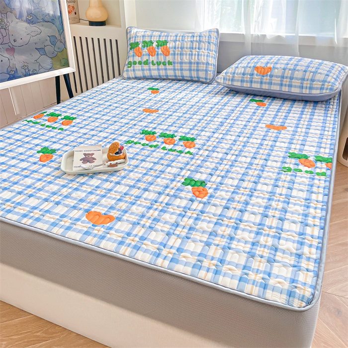 91家纺网 家纺一手货源 找家纺 布卢姆床垫 2025新款5mmA类乳胶凉席床笠套件夏被组合 拔萝卜