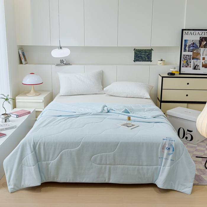 91家纺网 家纺一手货源 找家纺 久典家居 2024新款A类抗菌云感华夫格凉感针织夏凉被空调被 天空蓝