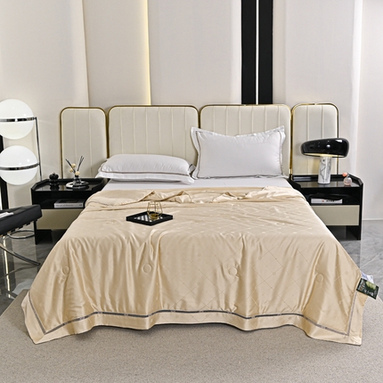 91家纺网 家纺一手货源 找家纺 太阳羽家纺 2025新款60s天丝提花夏凉被空调被镂空-格调系列 格调-金色